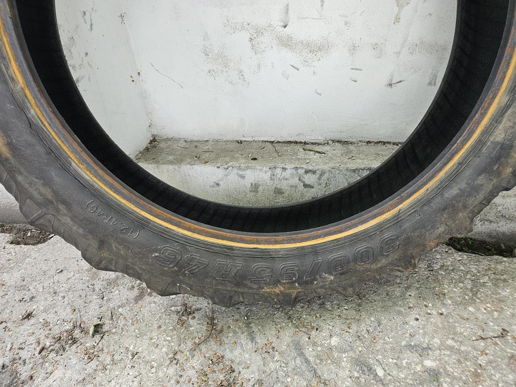 06 Opony 12.4R46