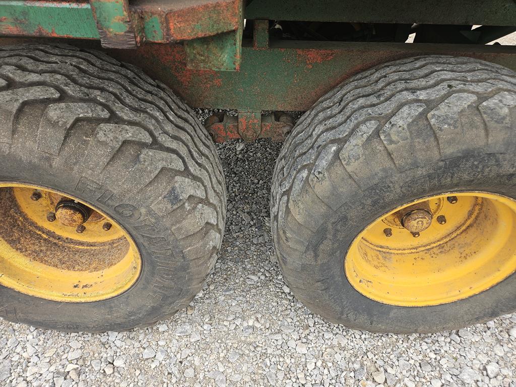 08 Przyczepa rolnicza skorupowa Bailey