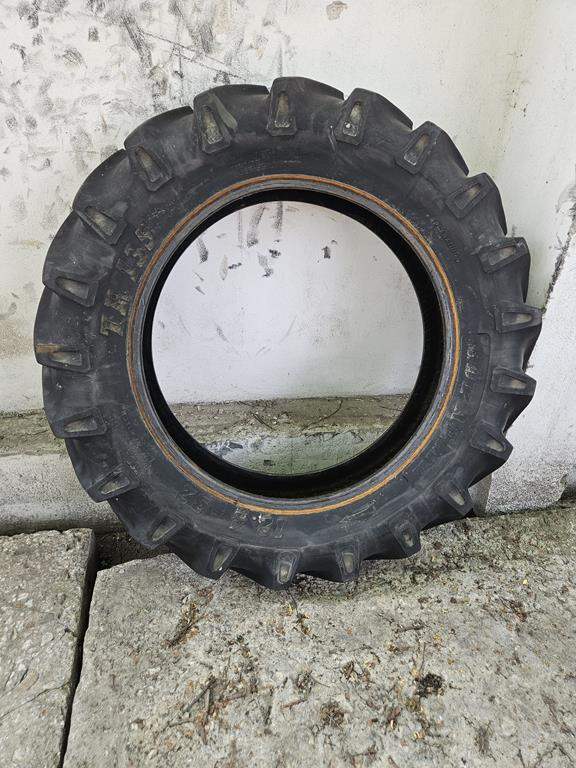 Opona rolnicza 12.4R32