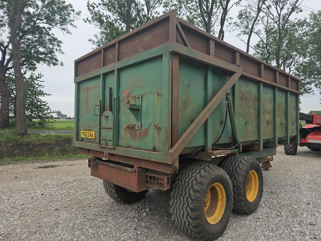 11 Przyczepa rolnicza skorupowa Bailey