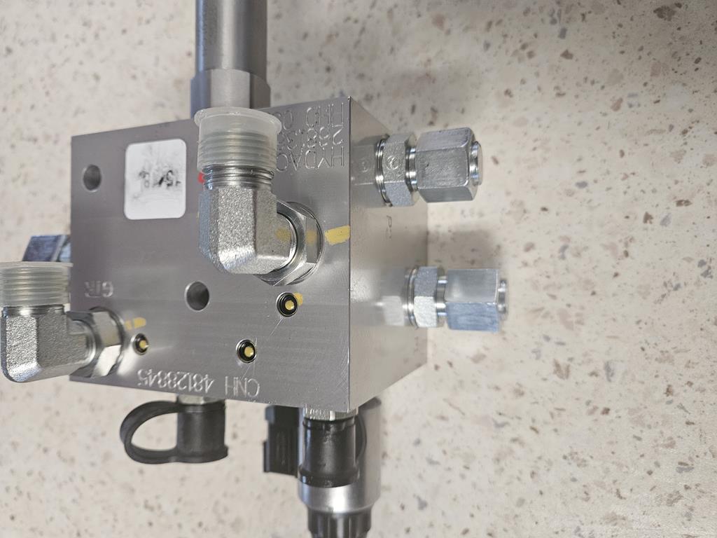 11 Zawór kolektora cnh 48128845