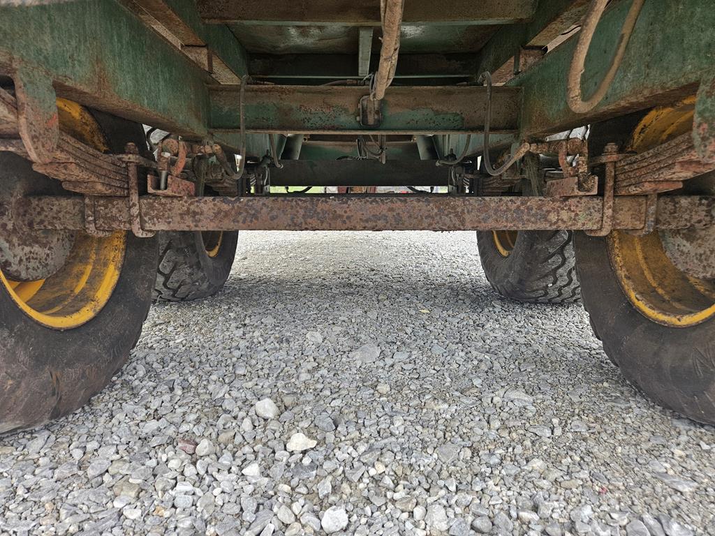 13 Przyczepa rolnicza skorupowa Bailey