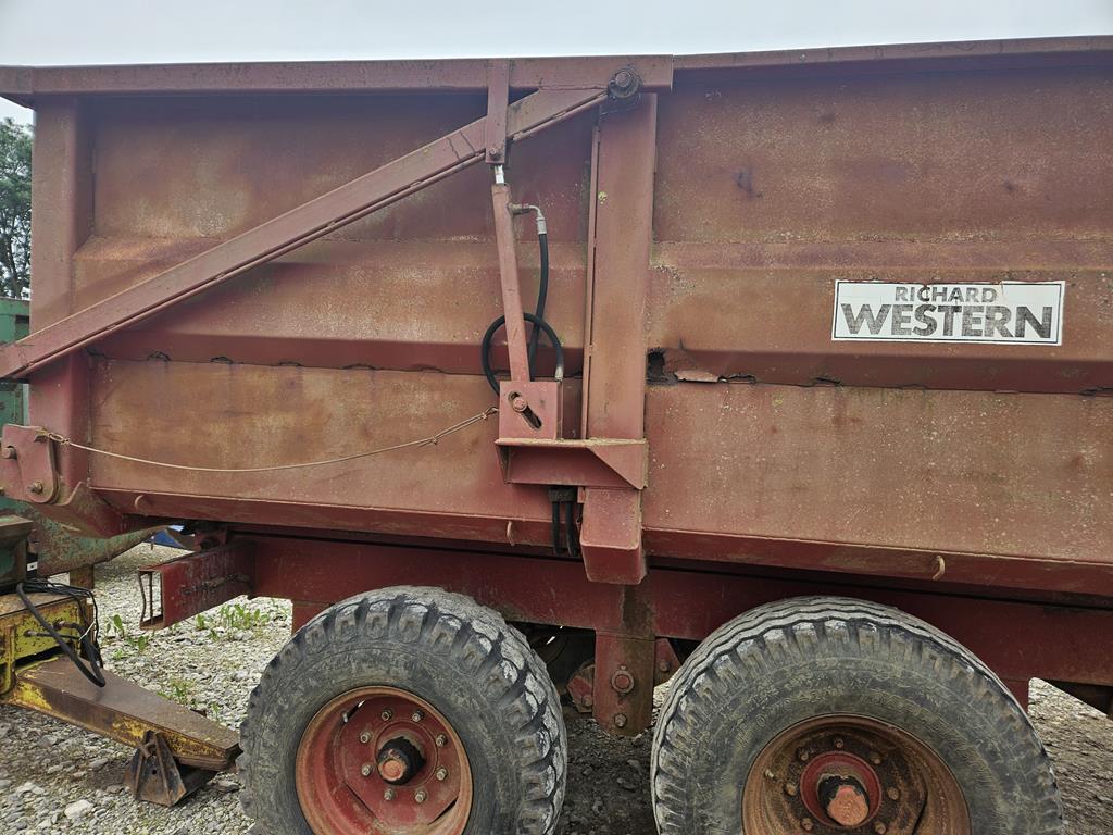 14 Przyczepa używana Richard Western