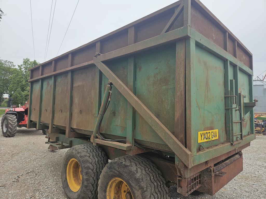 15 Przyczepa rolnicza skorupowa Bailey