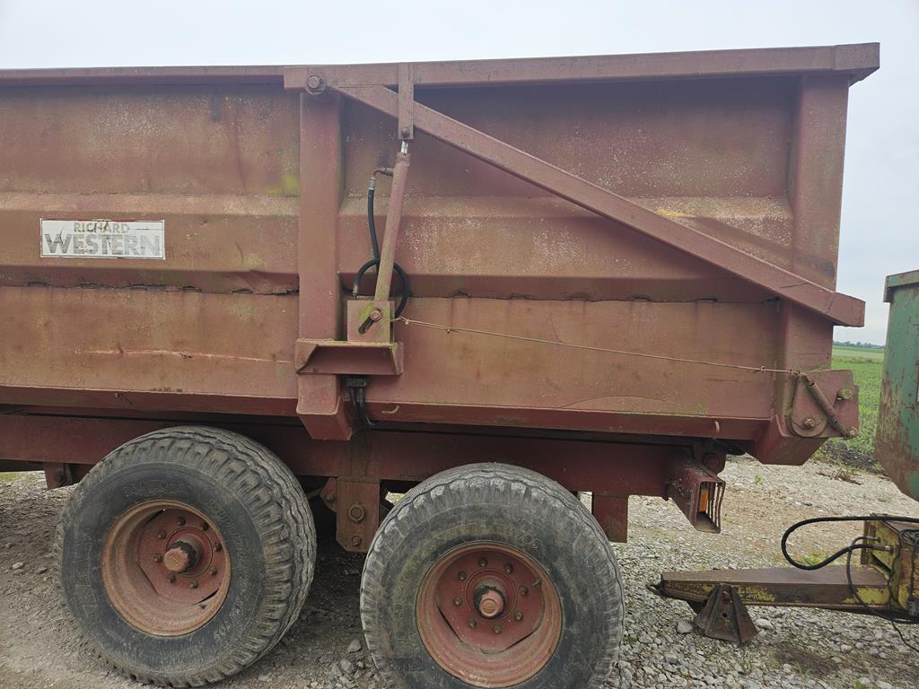 19 Przyczepa używana Richard Western