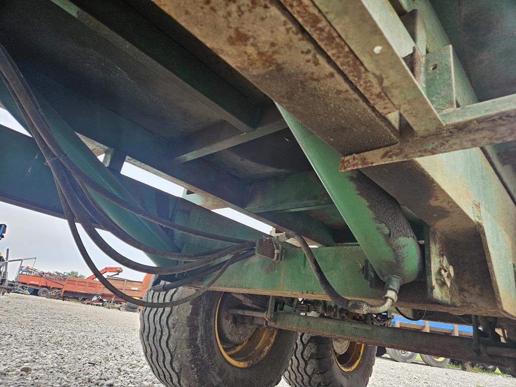 20 Przyczepa rolnicza skorupowa Bailey