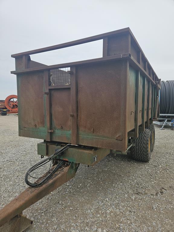 23 Przyczepa rolnicza skorupowa Bailey