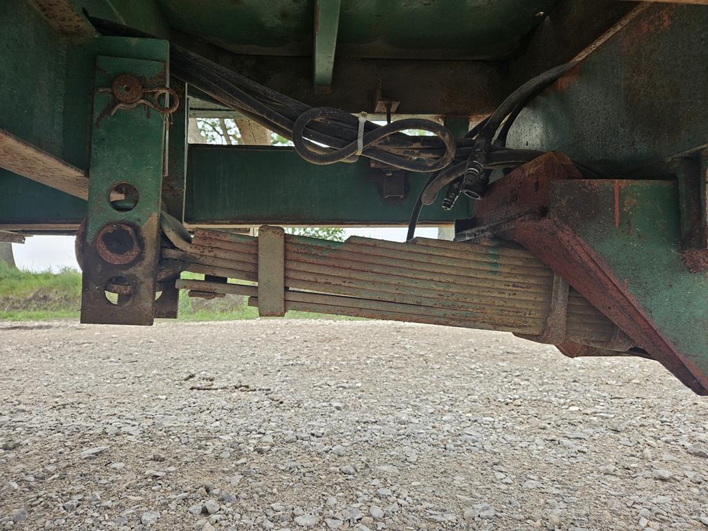 24 Przyczepa rolnicza skorupowa Bailey