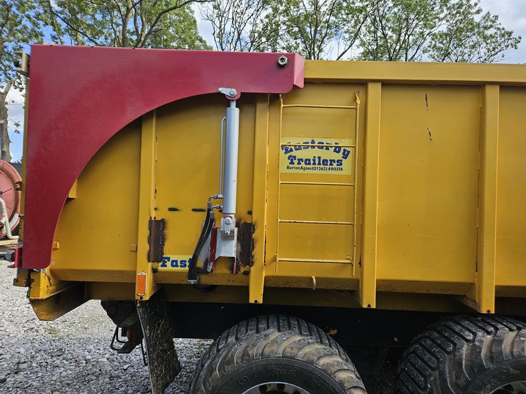 12 Przyczepa rolnicza używana Easterby