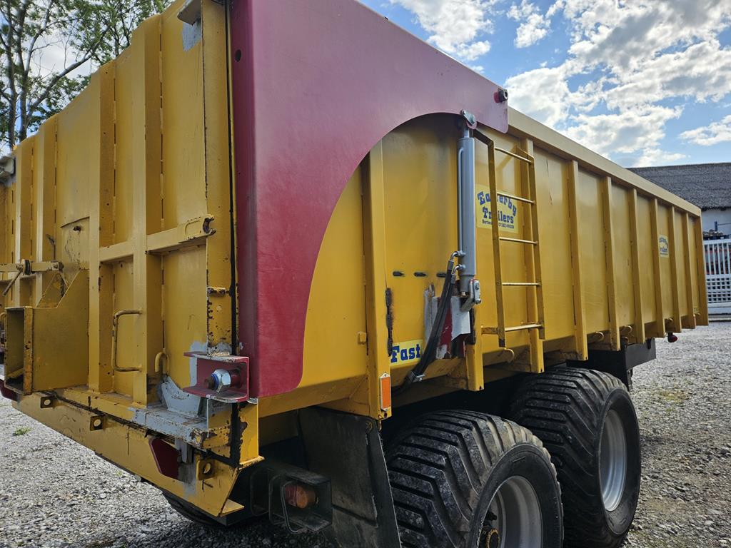 13 Przyczepa rolnicza używana Easterby