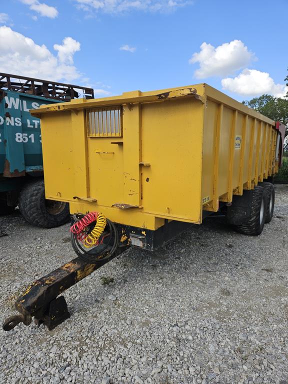 24 Przyczepa rolnicza używana Easterby