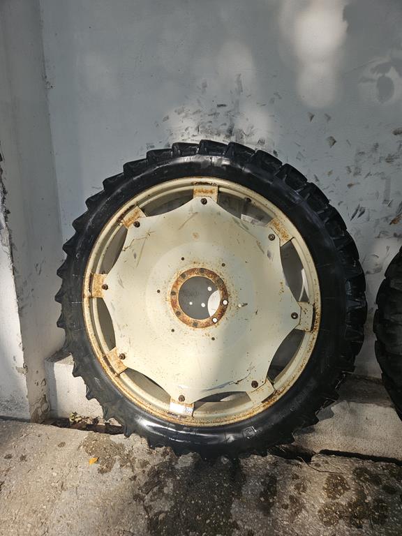 02 Koła uprawowe 9.5R44