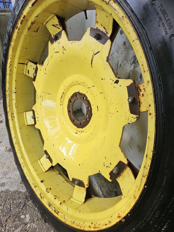 04 Koła rolnicze uprawowe 11.2R48