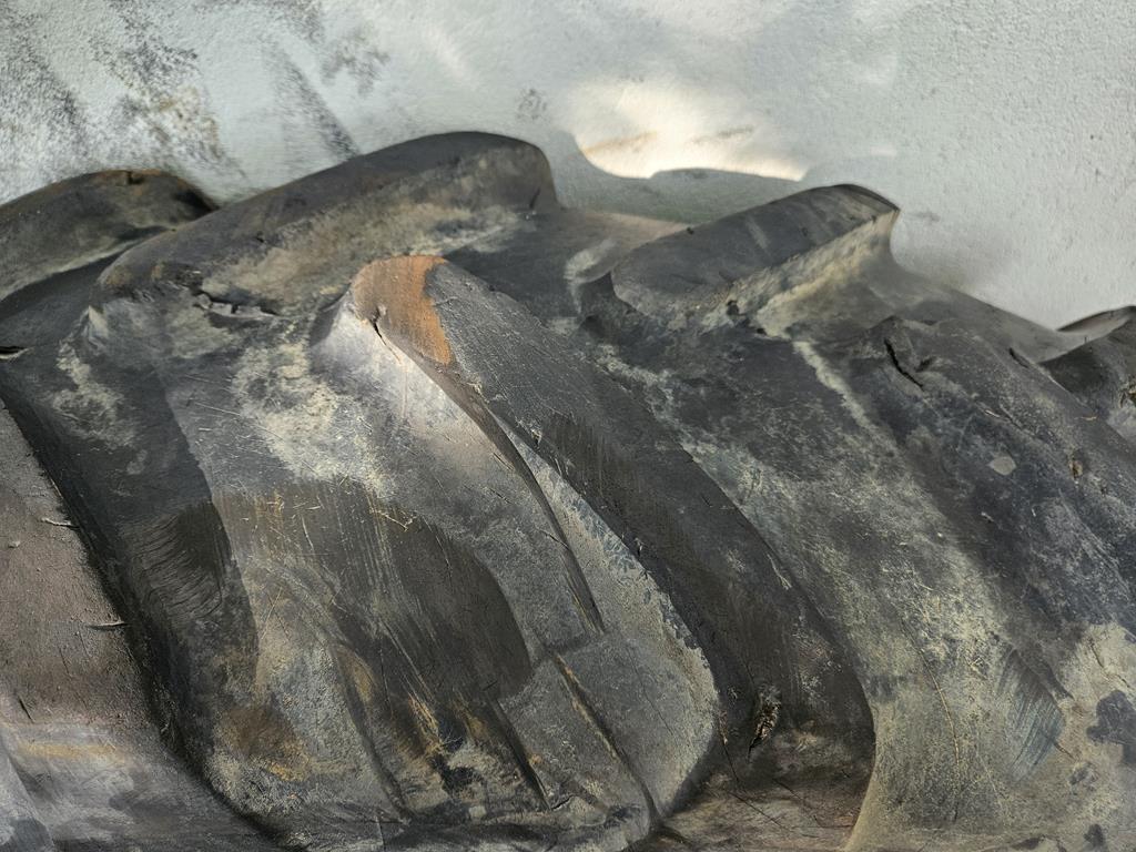 09 Koła uprawowe 12.4R38