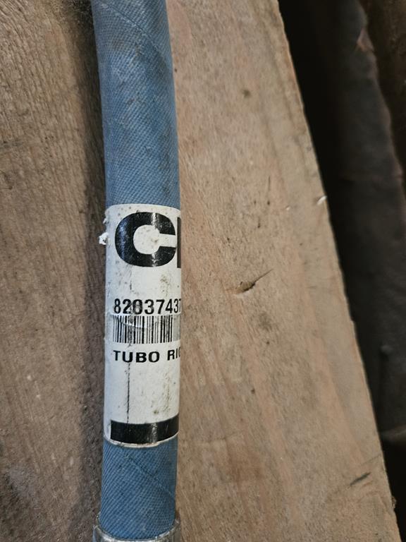 1 Przewód hydrauliczny 82037437