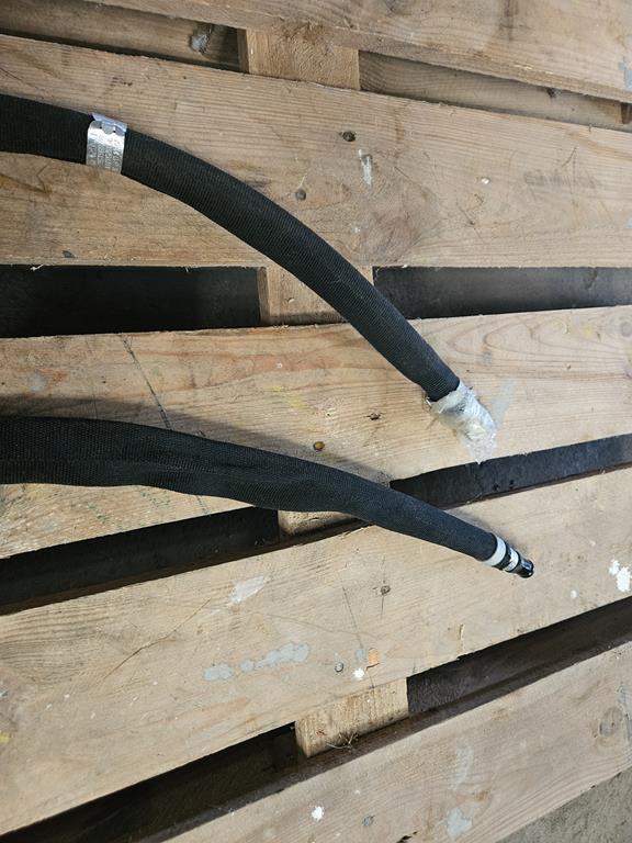 4 Przewód hydrauliczny 87656156