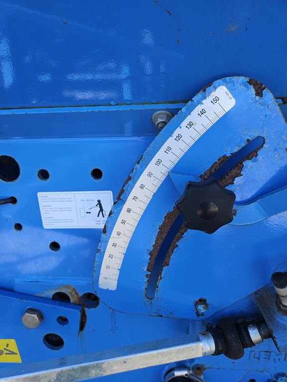 02 Agregat uprawowo-siewny Lemken