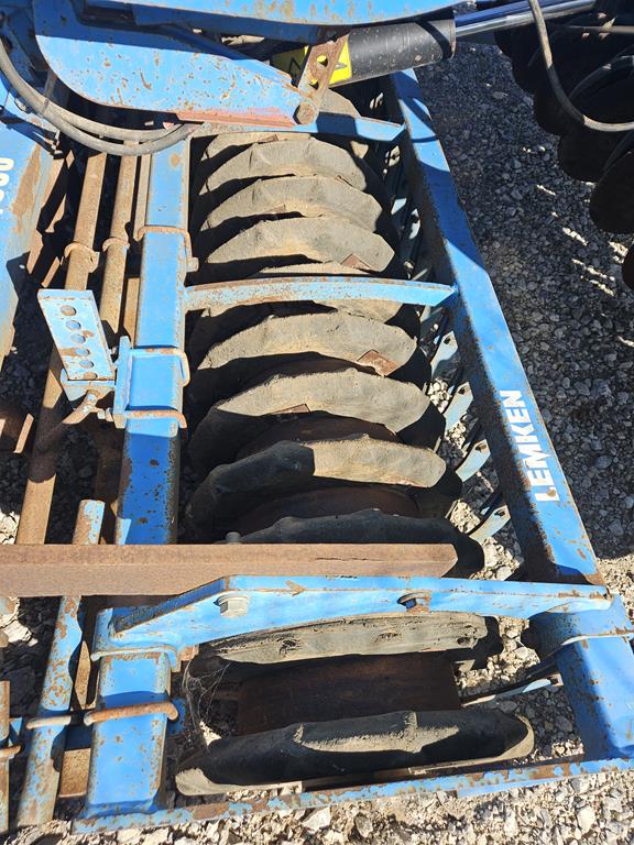 10 Agregat uprawowo-siewny Lemken