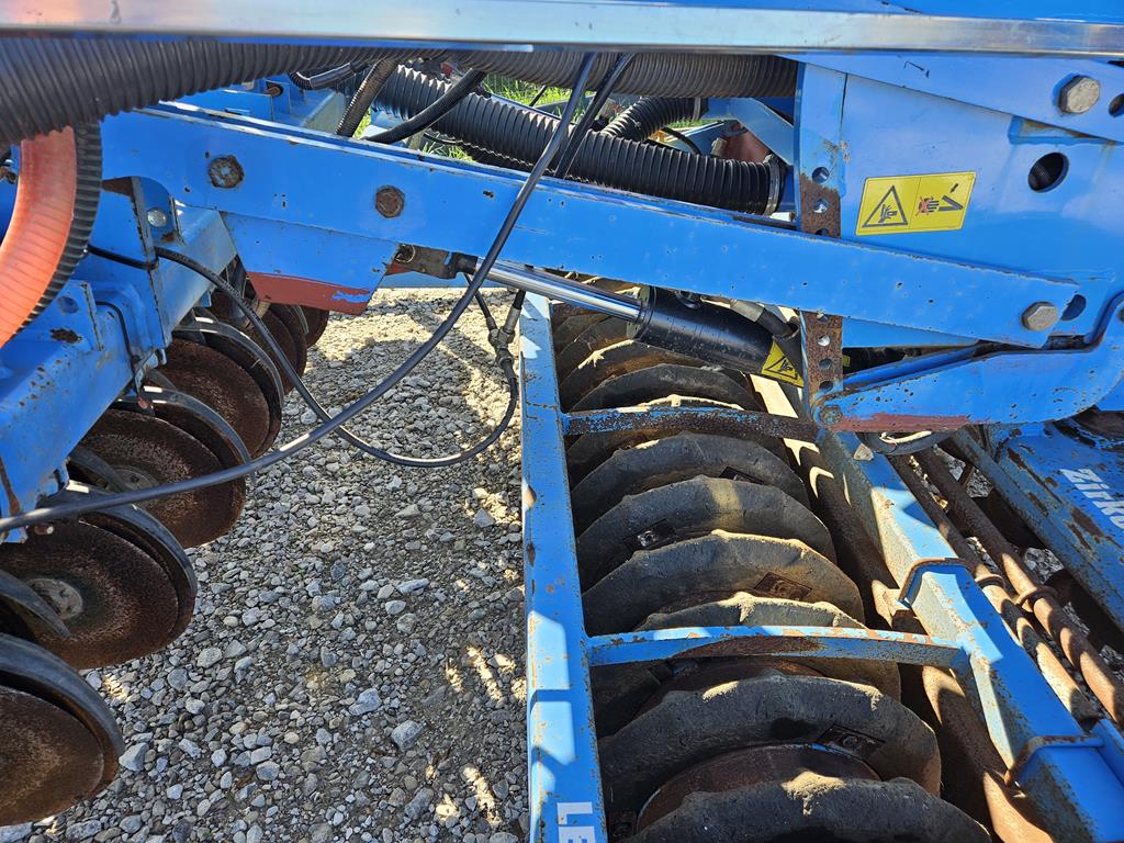 19 Agregat uprawowo-siewny Lemken