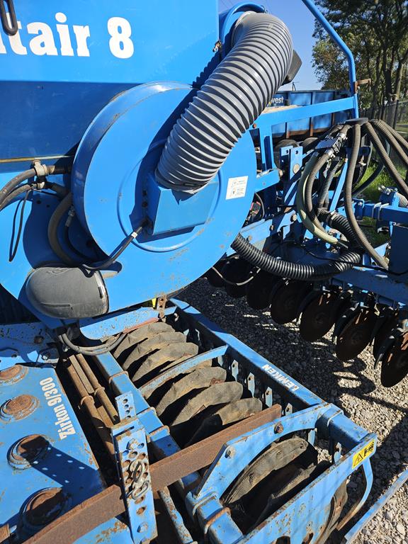 31 Agregat uprawowo-siewny Lemken