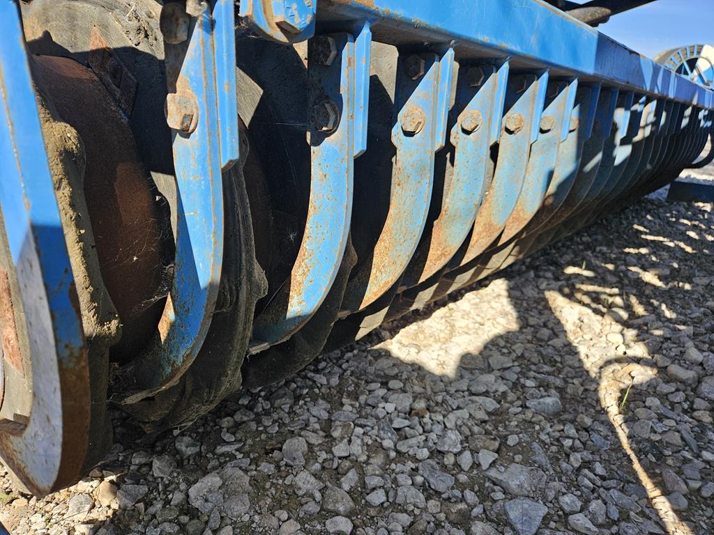 33 Agregat uprawowo-siewny Lemken