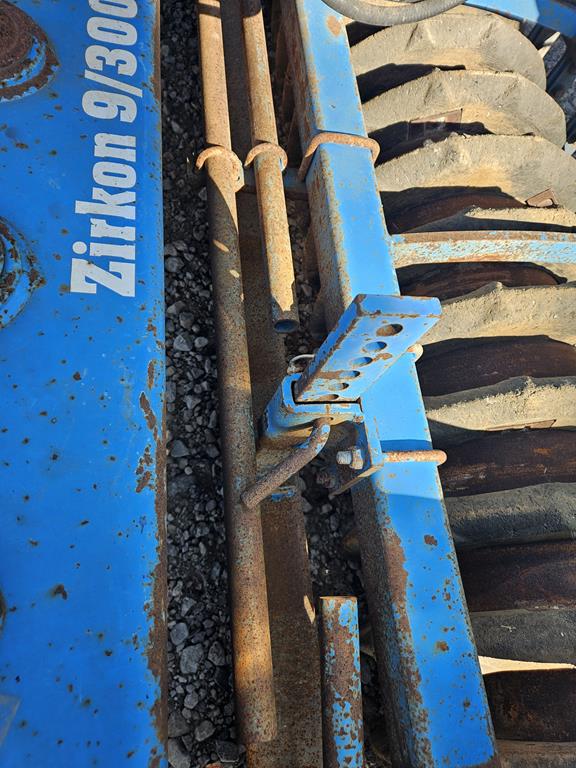 38 Agregat uprawowo-siewny Lemken