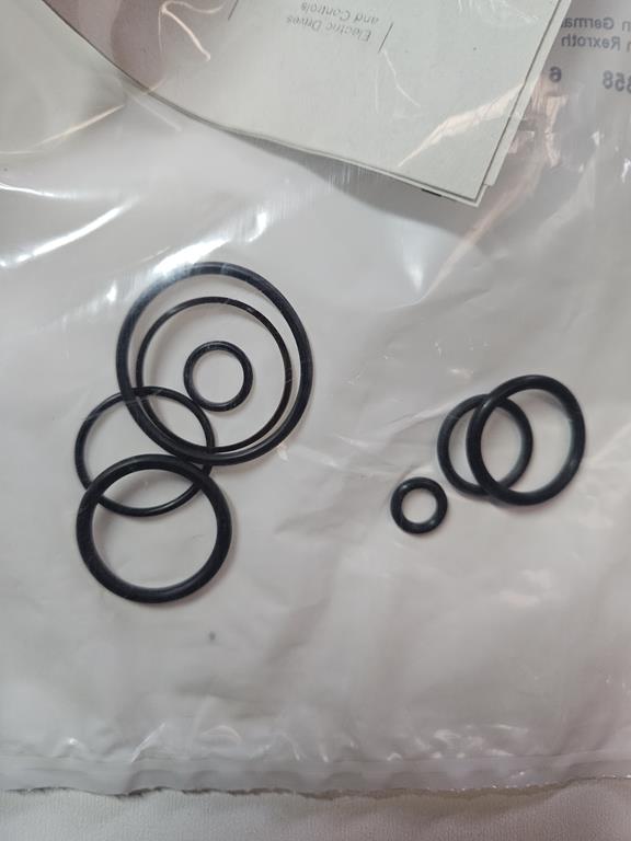 Zestaw uszczelek 84435941