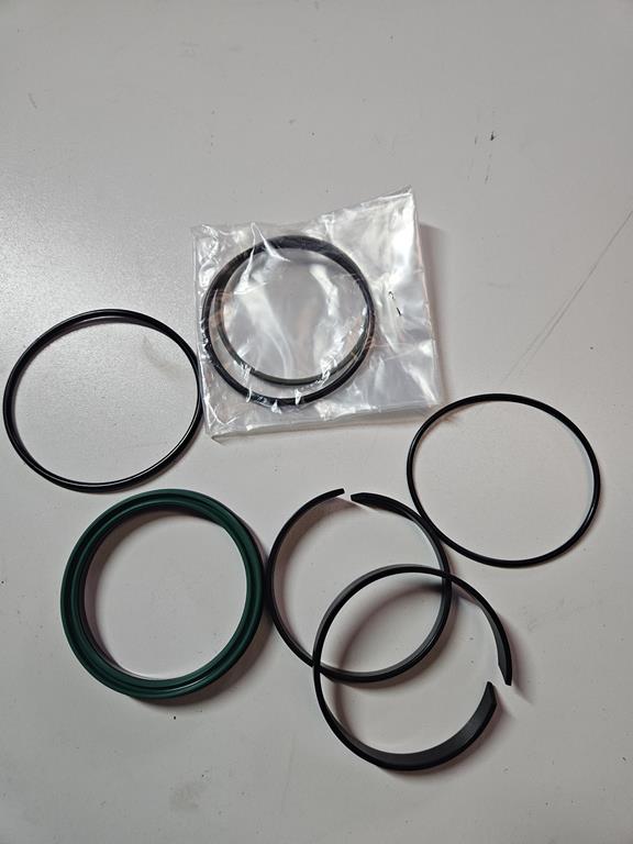 Zestaw uszczelek 87031094