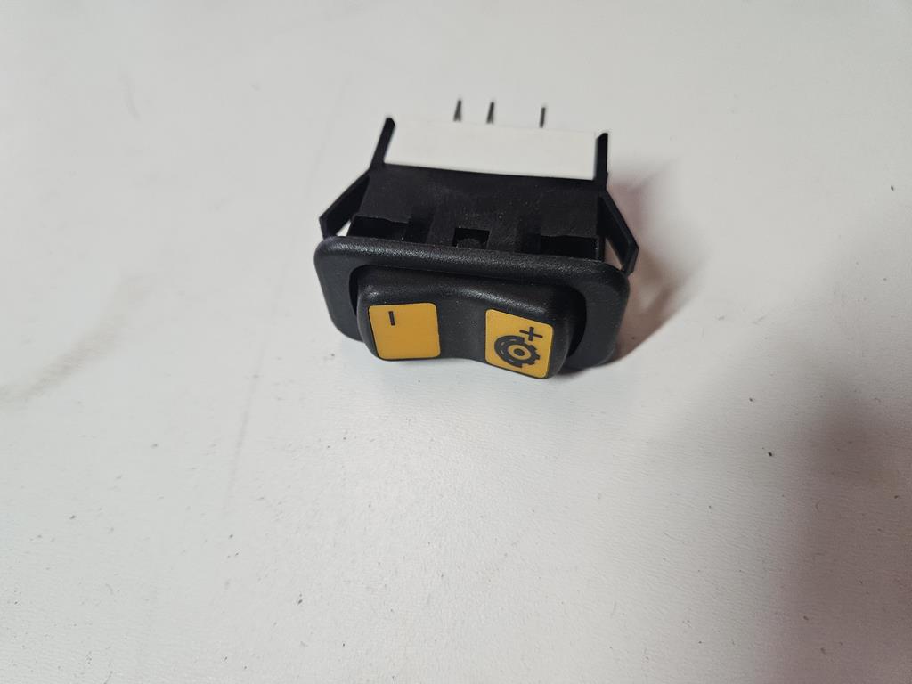 6 Przełącznik 84320658