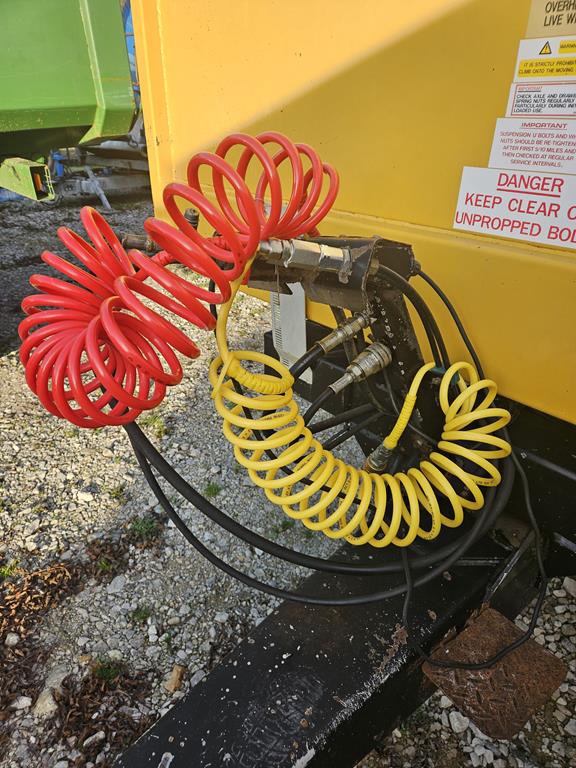 02 Przyczepa rolnicza skorupowa Marston