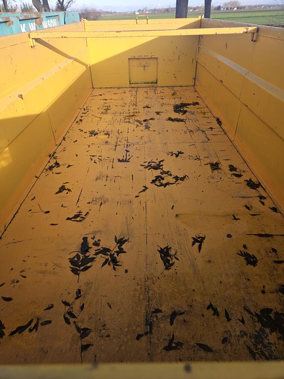 05 Przyczepa rolnicza skorupowa Marston