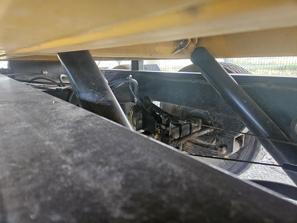 10 Przyczepa rolnicza skorupowa Marston