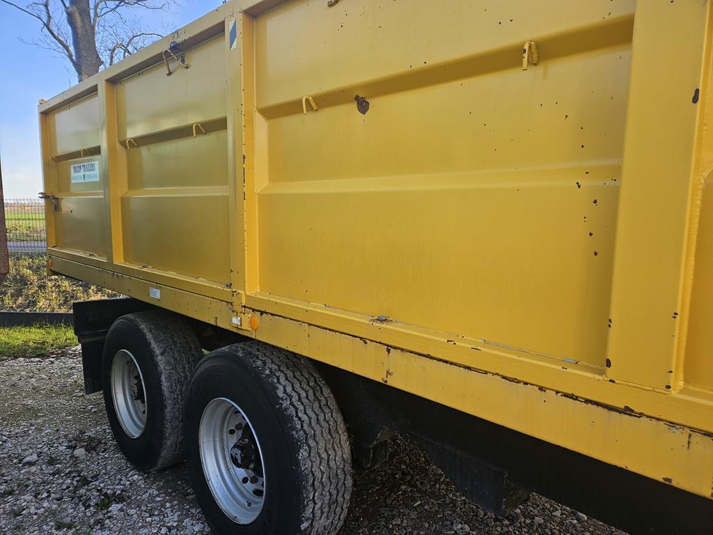 11 Przyczepa rolnicza skorupowa Marston