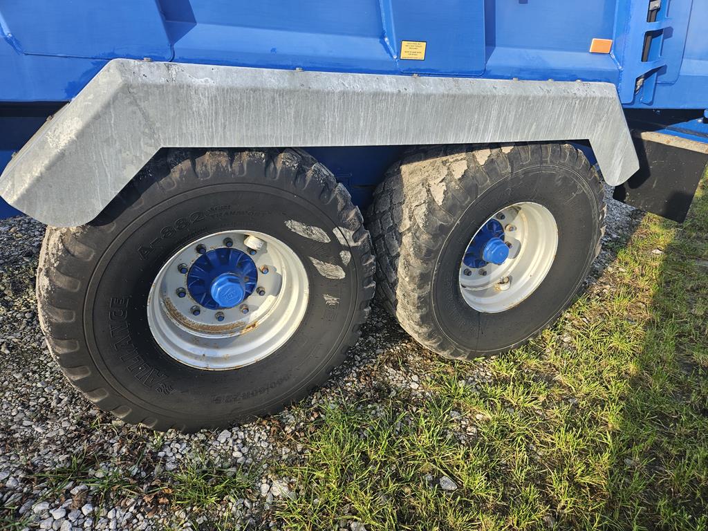 12 Przyczepa rolnicza tandem Marshall