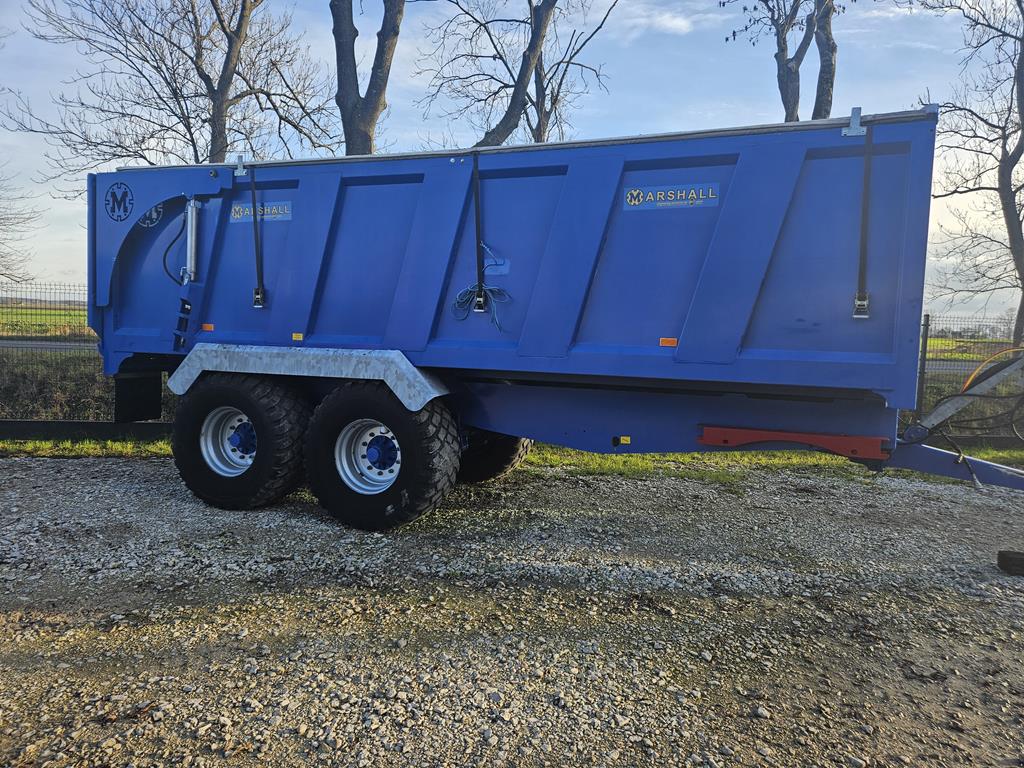 16 Przyczepa rolnicza tandem Marshall