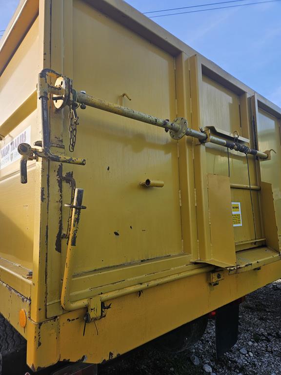 17 Przyczepa rolnicza skorupowa Marston