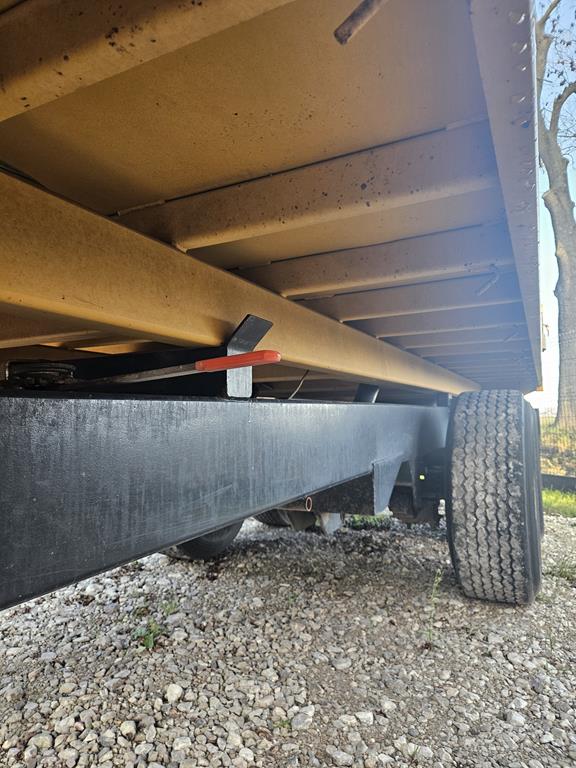 25 Przyczepa rolnicza skorupowa Marston