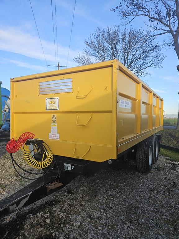 26 Przyczepa rolnicza skorupowa Marston