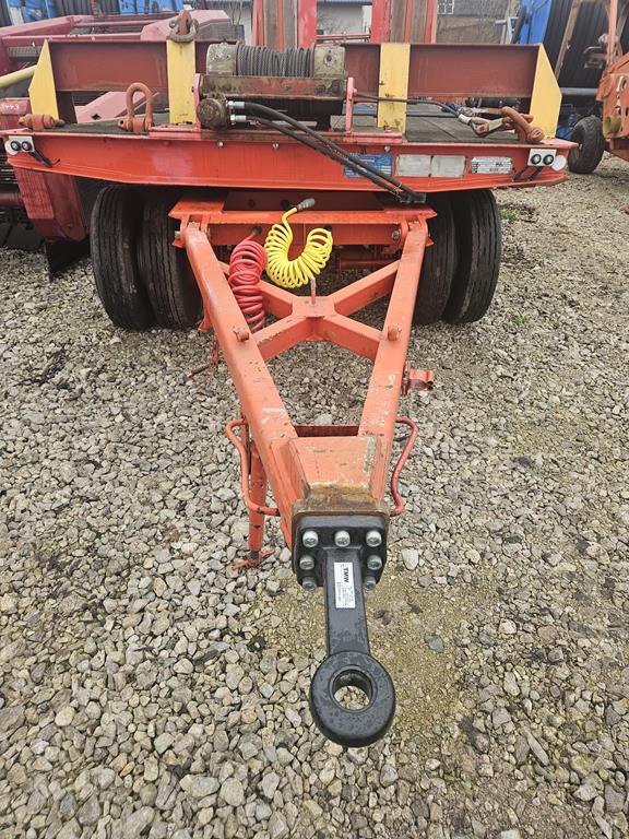 05 Przyczepa niskopodwoziowa trzyosiowa