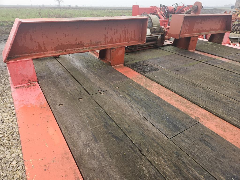 07 Przyczepa niskopodwoziowa trzyosiowa