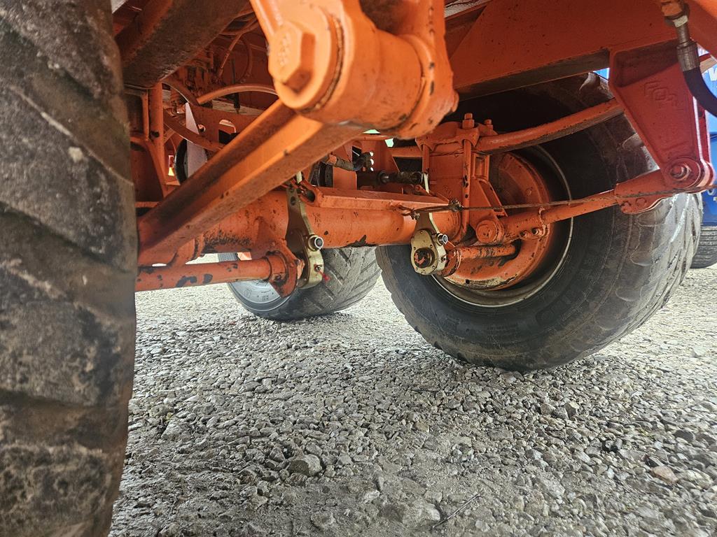 10 Przyczepa rolnicza Richard Larrington