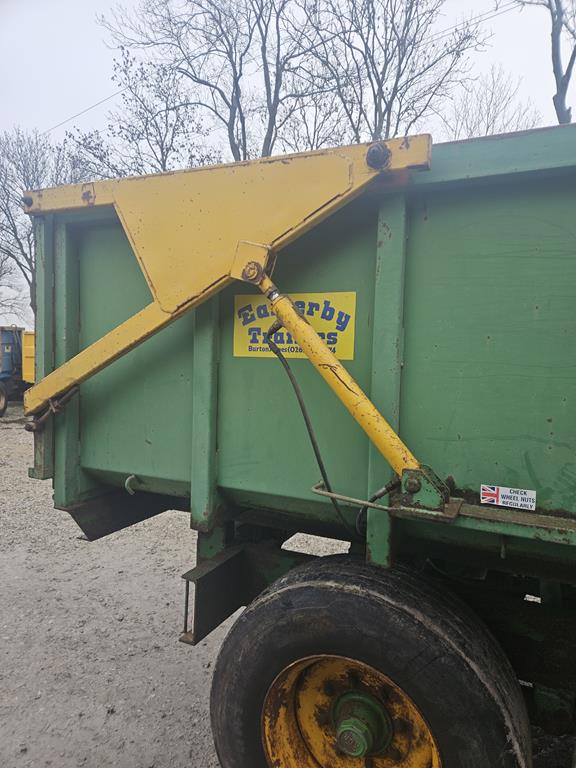 11 Przyczepa rolnicza tandem Easterby