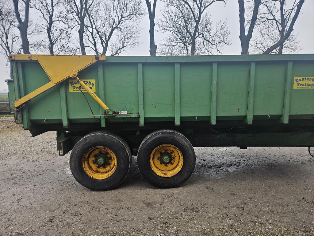 14 Przyczepa rolnicza tandem Easterby