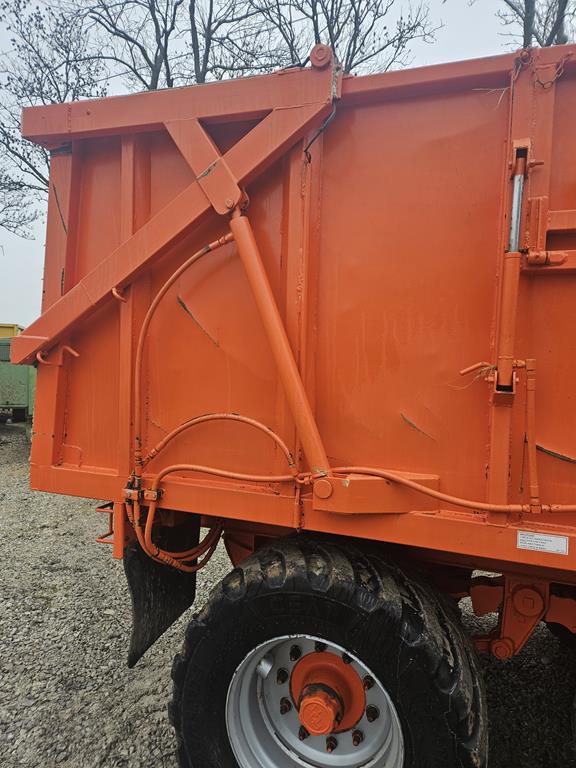 15 Przyczepa rolnicza Richard Larrington