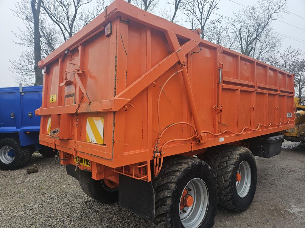 16 Przyczepa rolnicza Richard Larrington