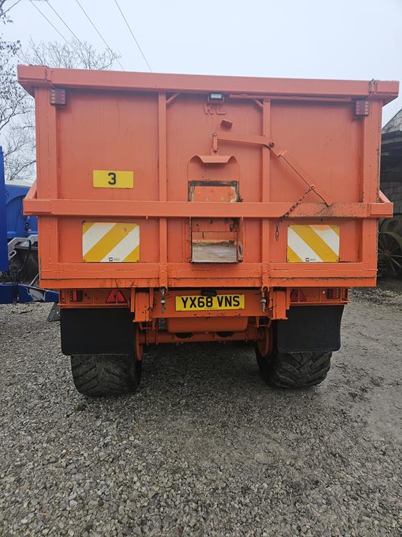 19 Przyczepa rolnicza Richard Larrington