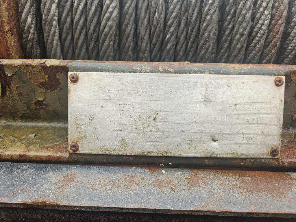 20 Przyczepa niskopodwoziowa trzyosiowa