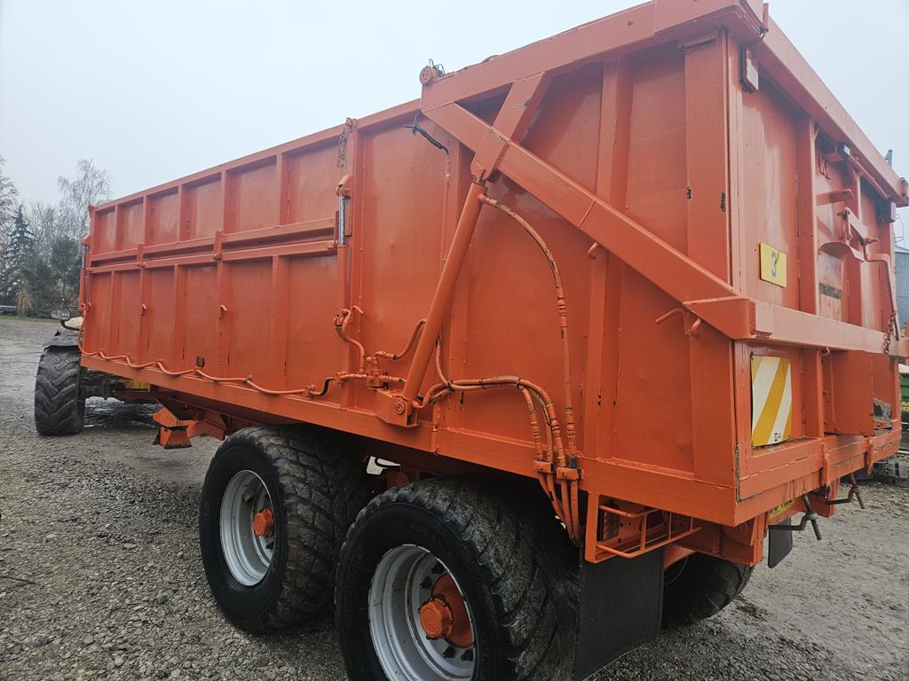 21 Przyczepa rolnicza Richard Larrington