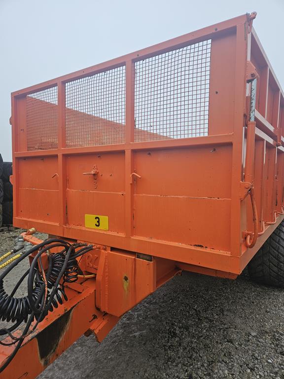 27 Przyczepa rolnicza Richard Larrington