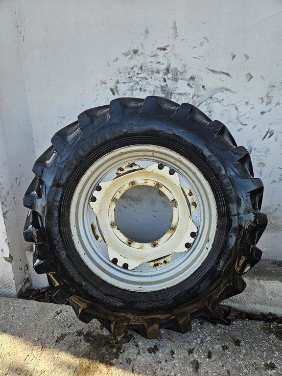 02 Koła uprawowe 14.9R30